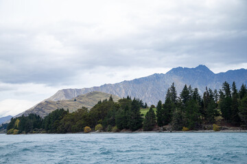 Obraz premium Mountain and sea in Queenstown, New Zealand