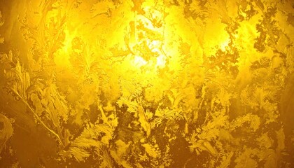 Abstrakcyjna, luksusowa, złota tekstura tła z efektem metalicznym i nieregularnymi plamami światła.