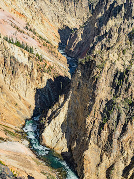 The landscape of the Grand Canyon at Yellowstone National Park.