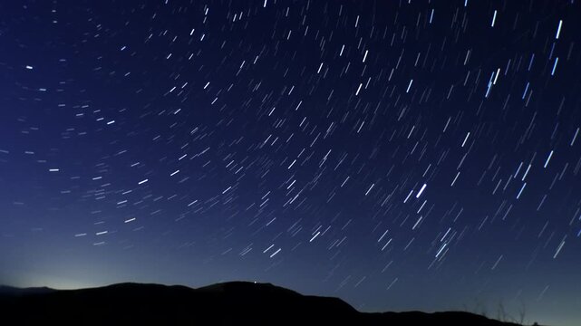 高ボッチ高原の夜空　星の動きが軌跡になる2