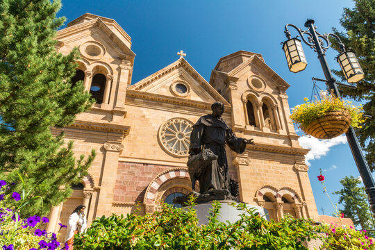 USA, New Mexico, Santa Fe. Cathedral Basilica of St. Francis of Assisi
