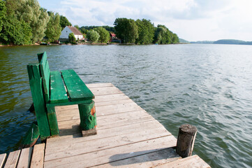 pomost nad jeziorem © marsad