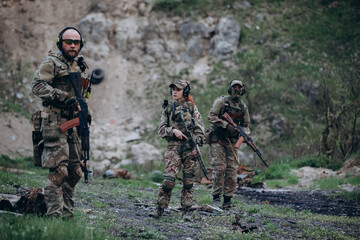 Fototapeta premium Three Ukrainian soldiers training