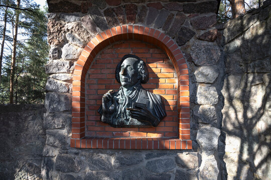 SOSNOVY BOR, RUSSIA - MARCH 21, 2026: Image of Hans Christian Andersen in the town of Andersengrad. Sosnovy Bor, Leningrad region