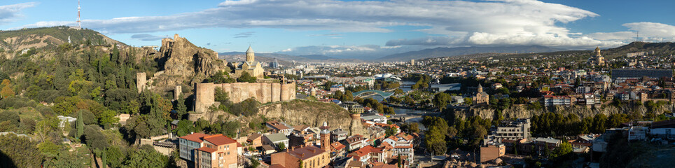 Obraz premium Ultra Wide Panorama Of Narikala Fortress And Tbilisi Old Town