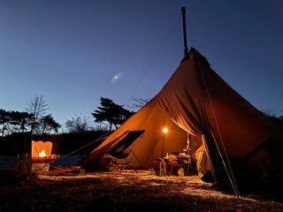 tent in the night © 泰生 西山