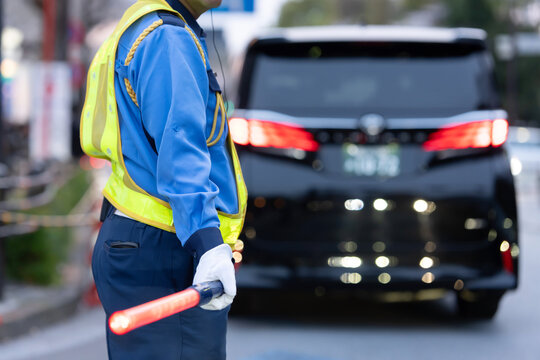 警備員　交通整理　ガードマン