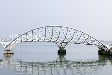 Fototapeta premium White mesh structure bridge