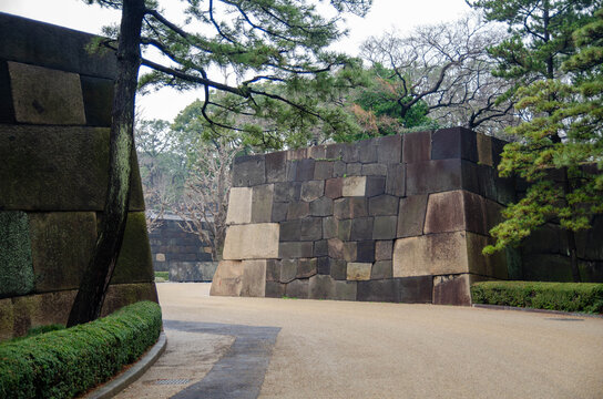 Cyclopean stone walls of the Ote-mon Gate area