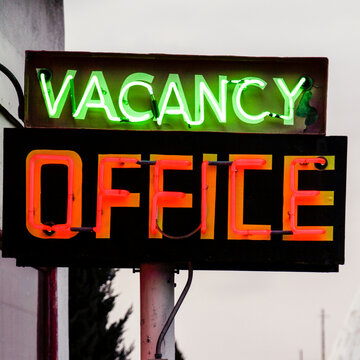 Vacancy Neon Sign at Vintage Route 66 Motel