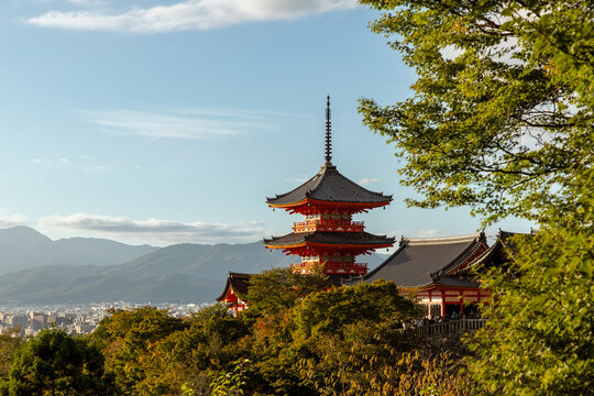 Sanjunoto pagoda and Kiyomizu-dera temple. Kyoto, 
Japan