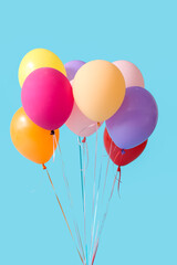 Naklejka premium Colorful air balloons on blue background