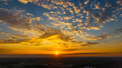 Fototapeta premium An aerial view of Fort Worth, Texas, USA, during sunset.