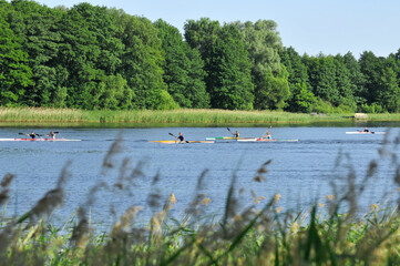 kajaki na jeziorze © marsad