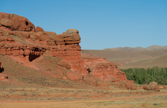 The Narman fairy chimneys in Erzurum. One of T&uuml;rkiye's natural and touristic destinations. 