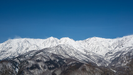 北アルプスの山並み　長野県白馬村 © RATM