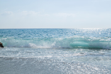 Obraz premium Beautiful waves on the sea.