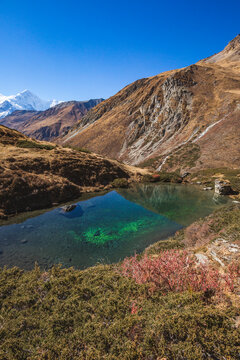Emerald lake. Thorong La Paz Pass in the Himalayan mountains