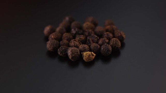 Piper cubeba - tailed pepper