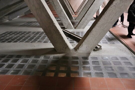 Napoli - Solaio in vetrocemento del sottotetto di Palazzo Reale