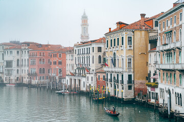 Obraz premium street view of a channel in venice, italy