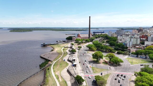 Traffic and waterfront avenue near Usina do Gasometro in Porto Alegre