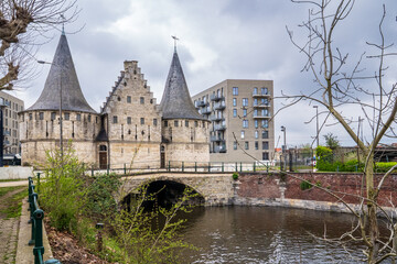 Obraz premium Rabot Fortified Gate and Lieve Canal in Ghent, Belgium
