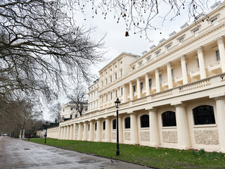 Fototapeta premium Neoclassical terrace architecture along a quiet park street in London, UK on an overcast winter day