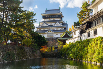 Fototapeta premium 日本の風景・秋 福岡 紅葉の小倉城