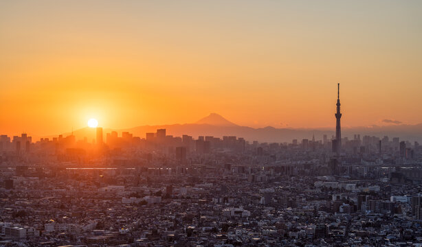 Tokyo skyline at sunset with view of Mount Fuji, Tokyo, Japan