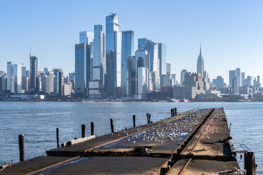 Manhattan skyline and Hudson River seen from Hoboken, New Jersey, USA