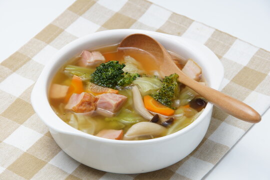 コンソメ野菜スープ