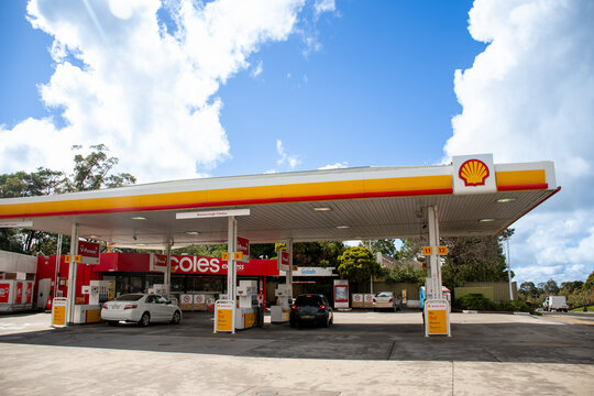 Faulconbridge, NSW, Australia - 2021-04-08 Coles express Shell petrol service station