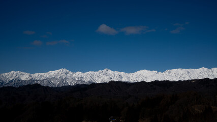 白馬村から望む冬の北アルプス © RATM