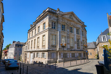 Obraz premium The neoclassical facade of the Imperial Palace (Hôtel Desandrouin) in the old town of Boulogne-sur-Mer, Northern France