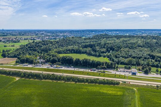 Ausblick auf die Region Augsburg rund um die Rastst&auml;tte Edenbergen an der BAB 8