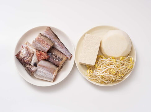 동태탕,날것,동태,토막,살,내장,두부,콩나물,무,2,그릇