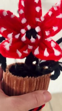 DIY Fluffy Demogorgon Flower: Chenille Stems Craft Tutorial