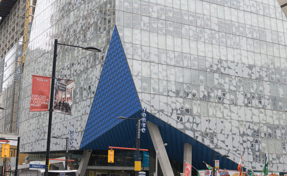 exterior of Sheldon & Tracy Levy Student Learning Centre at Toronto Metropolitan University (TMU), 341 Yonge St