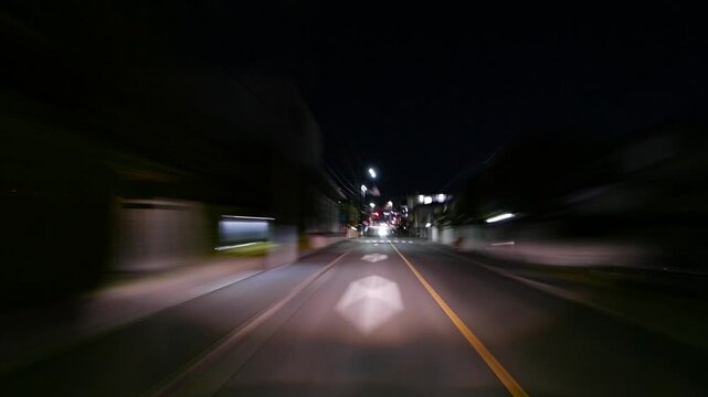 移動映像　一般道ドライブ（光跡、夜間走行イメージ）