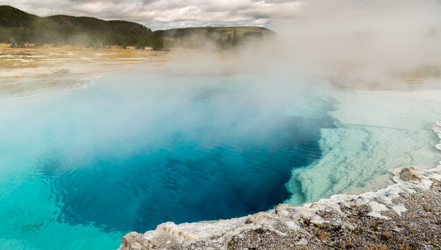 USA, Wyoming, Yellowstone National Park. Boiling hot water in the Sapphire Pool on the Biscuit Basin Loop.  Upper Geyser Basin.