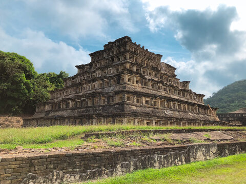 Piramide de los Nichos en Tajin Veracruz