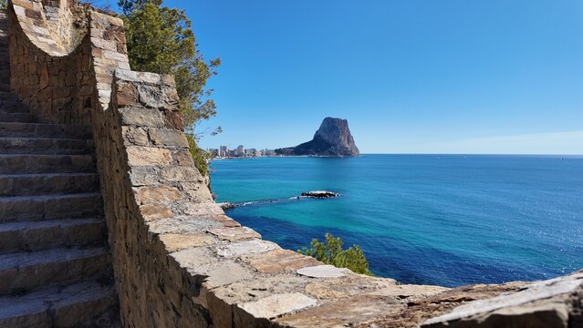 Calpe, Pe&ntilde;on de Ifach, Alicante, playa de Calpe con su impresionante pe&ntilde;on de Ifach