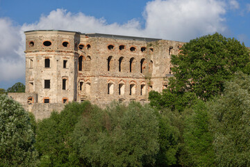 Obraz premium Ruins of 17th century Krzyztopor castle, italian style palazzo in fortezza, Ujazd, Poland