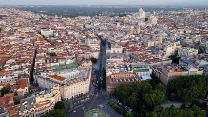 Obraz premium Aerial panorama view of the old town and city Madrid in Spain on a sunny summer morning