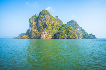 Naklejka premium tropical islands on boat trip in the phang nga bay in thailand