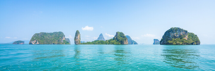 Naklejka premium tropical islands on boat trip in the phang nga bay in thailand
