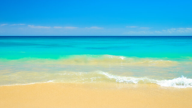 
Boa Vista, Cabo Verde &Aacute;frica: - 22 de marzo de 2026: Praia Lacacao in Boa Vista, Capo Verde is a stunning beach with crystal clear waters and white sand. This was on a hot sunny afternoon. This is a 