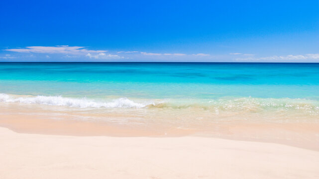 
Boa Vista, Cabo Verde &Aacute;frica: - 22 de marzo de 2026: Praia Lacacao in Boa Vista, Capo Verde is a stunning beach with crystal clear waters and white sand. This was on a hot sunny afternoon. This is a 