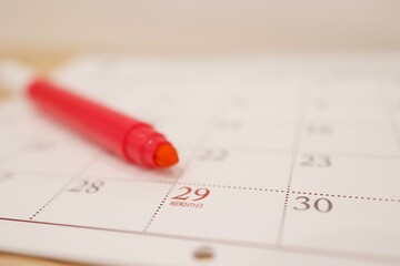 4月29日昭和の日・カレンダーに赤マーカーで日付記入・予定管理
